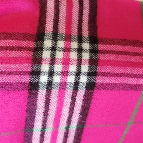 Coshmink, women's pink plaid scaf. Supper soft.‎ Made in Germany. 53" X 12" - Picture 5 of 5